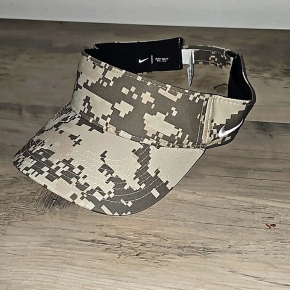 Nike Other - Nike  Unisex Visor